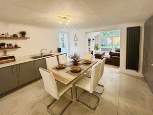 Kitchen- click for photo gallery